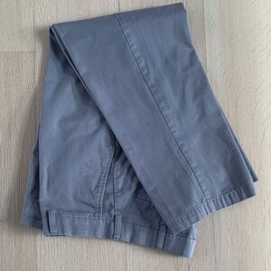 Croft & Barrow Men's Medium GrayChinos- size 32/30